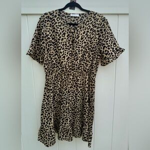 Kaundo Animal Print Short Sleeve Dress With Ruffle Detail, Size Large, NWOT.